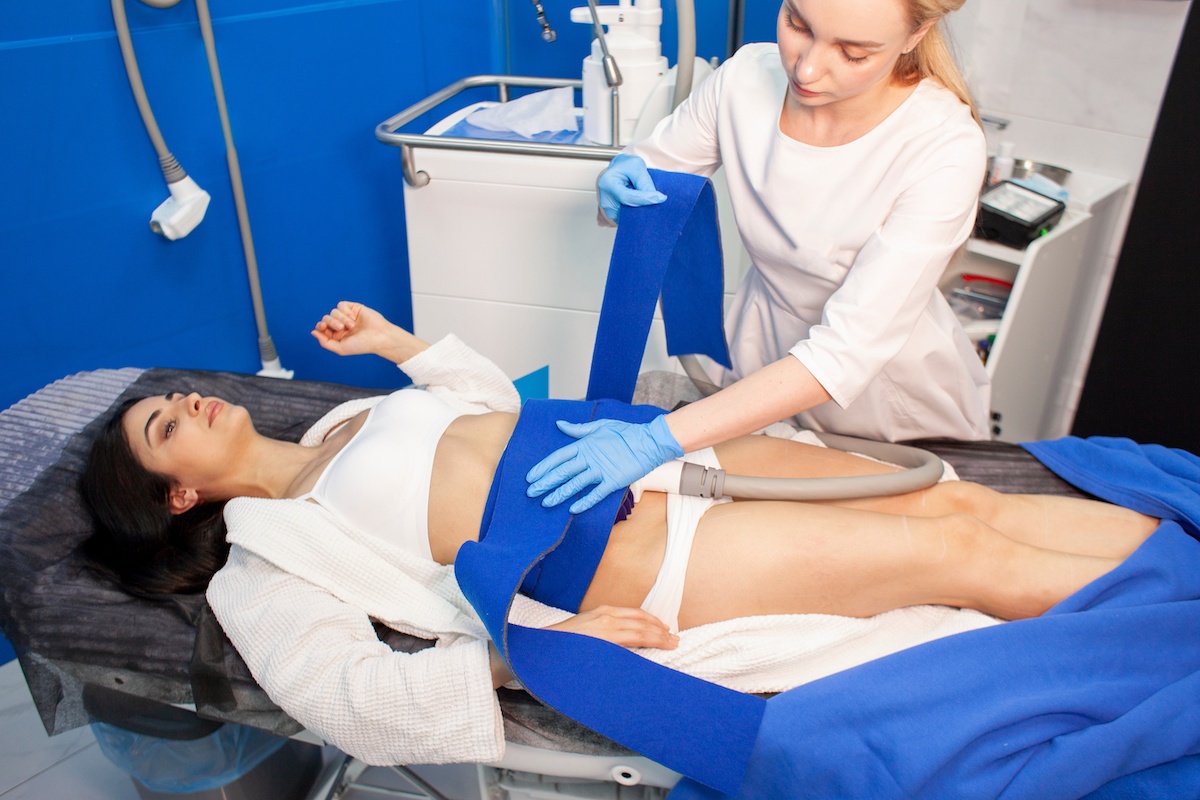 woman receiving coolsculpting treatment